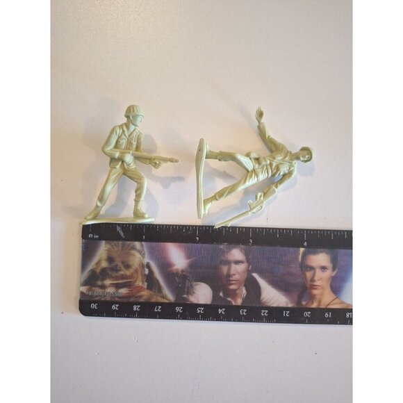 12 Vietnam Korea Plastic Army Style Vintage Toy Soldiers Lot Greenish Yellow - Picture 11 of 11